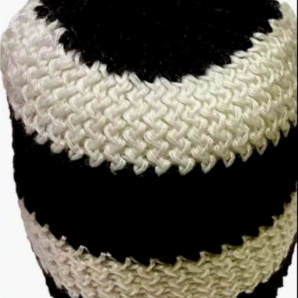 Women’s Windmill Design Studs Crocheted Knit Winter Hat White Black Wide Stripes - Picture 9 of 9
